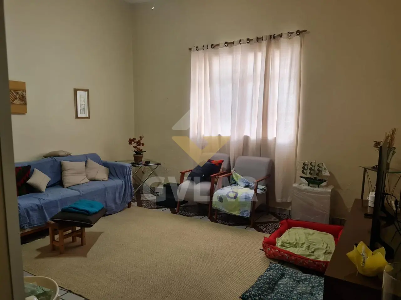 OPORTUNIDADE - CASA AMPLA EM ÓTIMA LOCALIZAÇÃO.